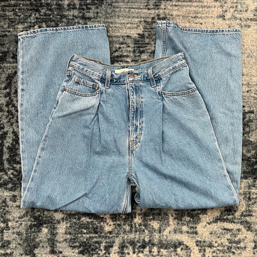 Pleated Levi’s High Loose Jeans Size 29